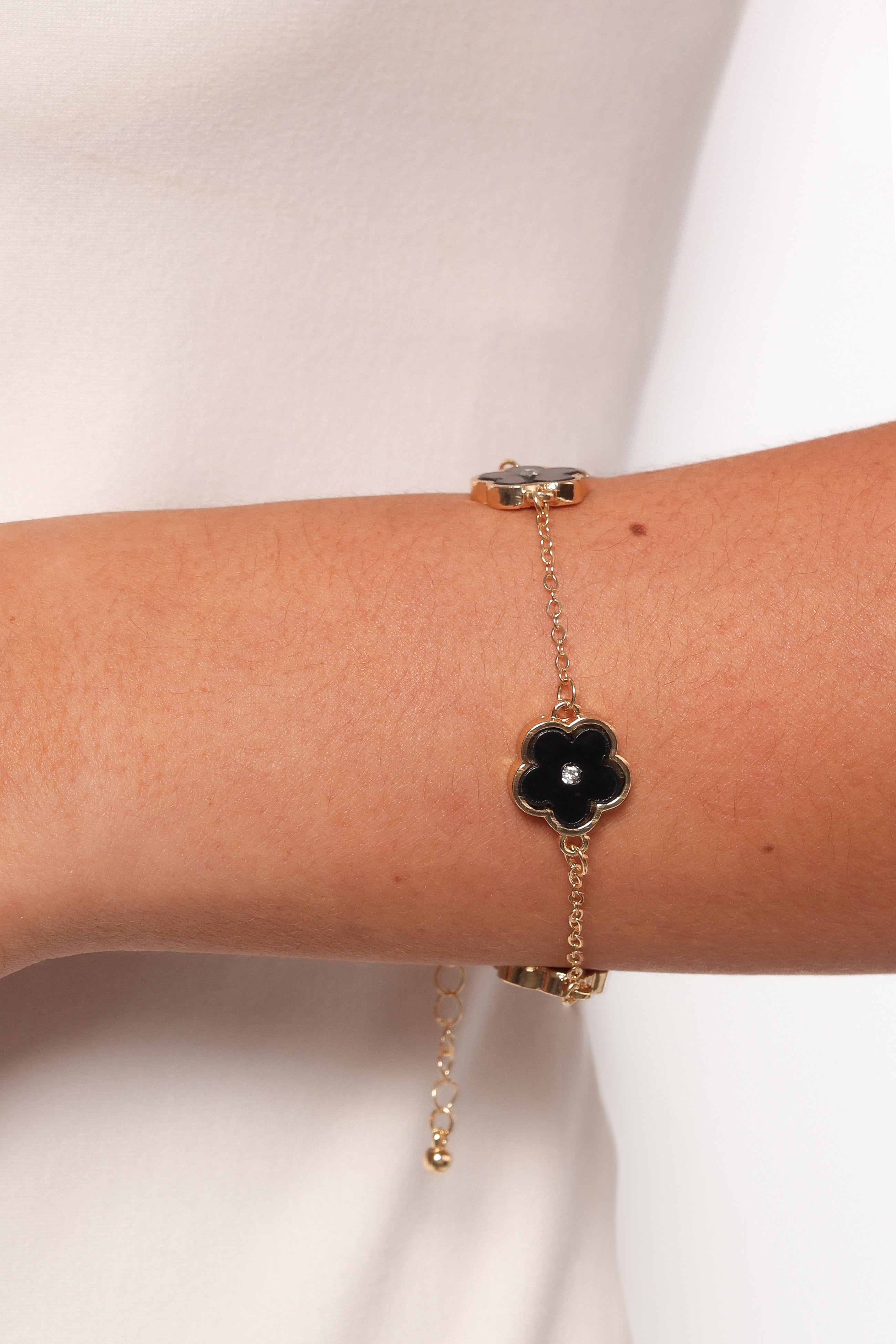 Dorothea Flower Necklace/Bracelet Set - Gold