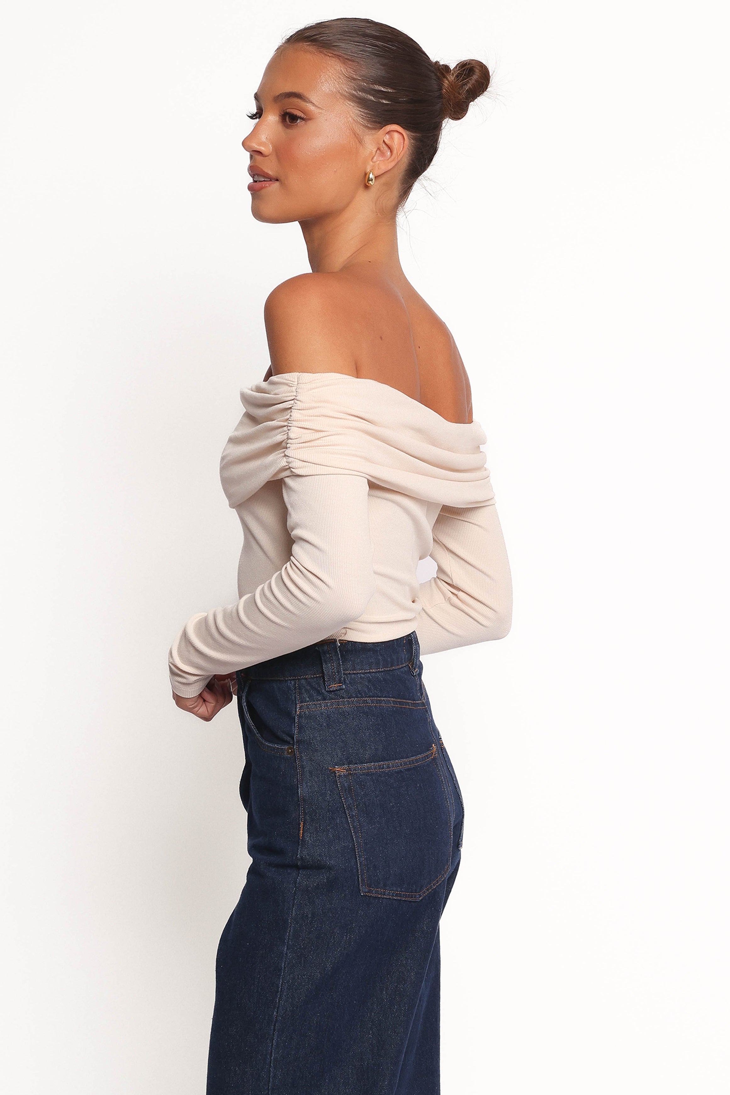 Thomsie Off Shoulder Knit Top - Ivory